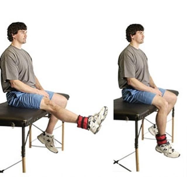 Bài tập ngồi đeo tạ chân giúp kéo dãn xương chân hiệu quả