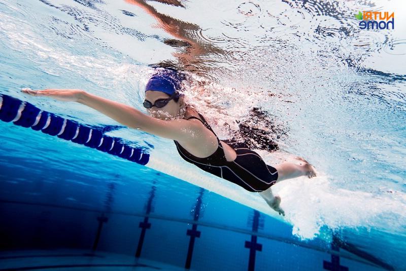 Bơi lội giúp tăng chiều cao ở tuổi dậy thì cho nữ