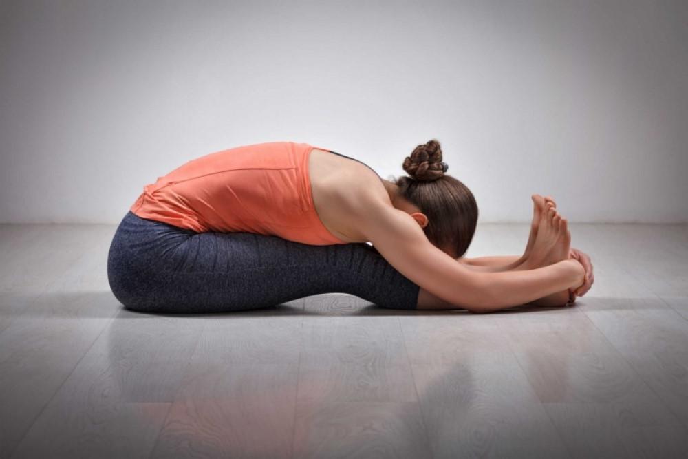 Bài tập yoga cái kẹp giúp tăng chiều cao